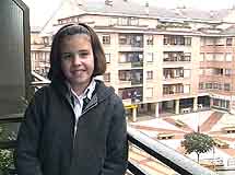 Spanish girl: I live in a flat