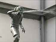 Koblenz: spitting boy statue